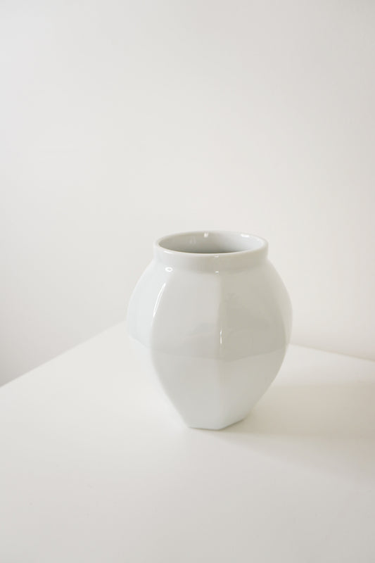 Sum Edge Vase (팔각화병)