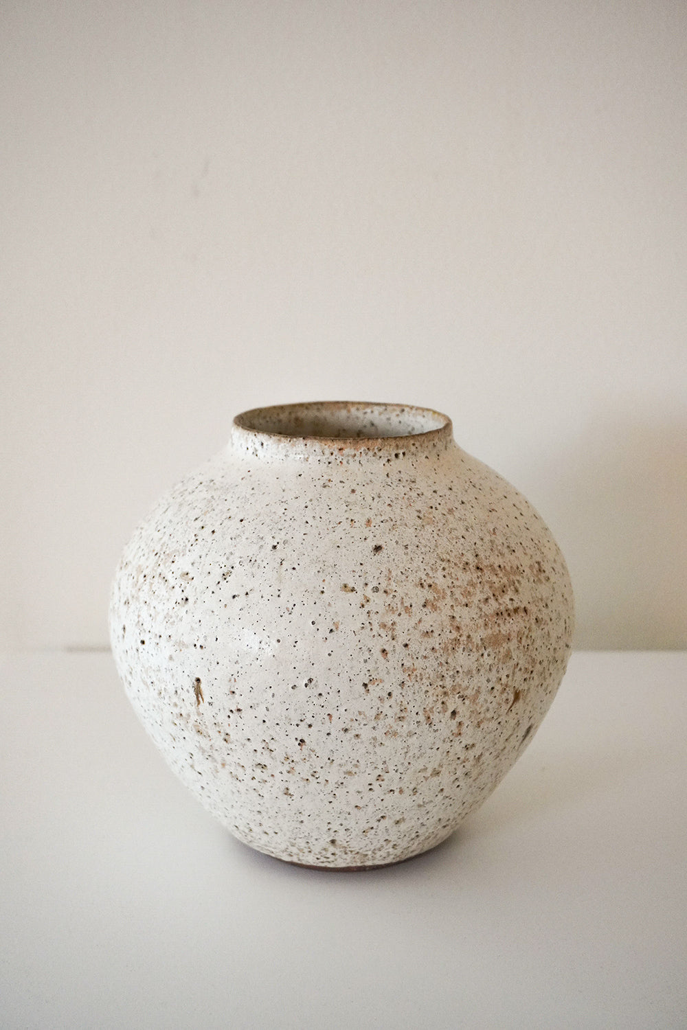 DOL(돌) Moon Jar